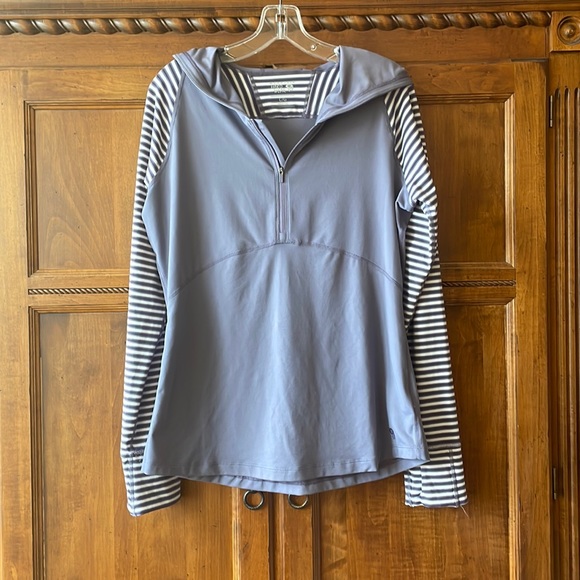NWOT Ladies Lg Mountain Hardware hoodie - Picture 1 of 9